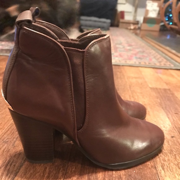 Michael Kors Women’s Booties with Heel Size 6.5 - Picture 6 of 8
